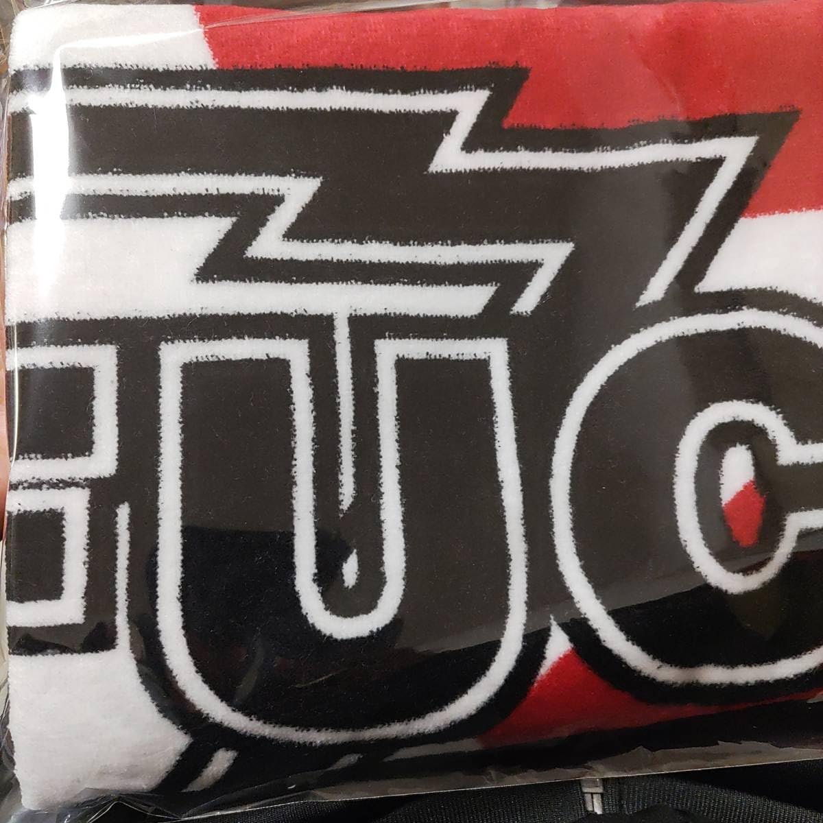 W.U.M.F.ジェイJさん大判BIGバスタオルWUMF小野瀬潤LUNA SEA Amazon.co.jp: W.U.M.FUCKER Jさん大判バスタオルWUMF小野瀬潤